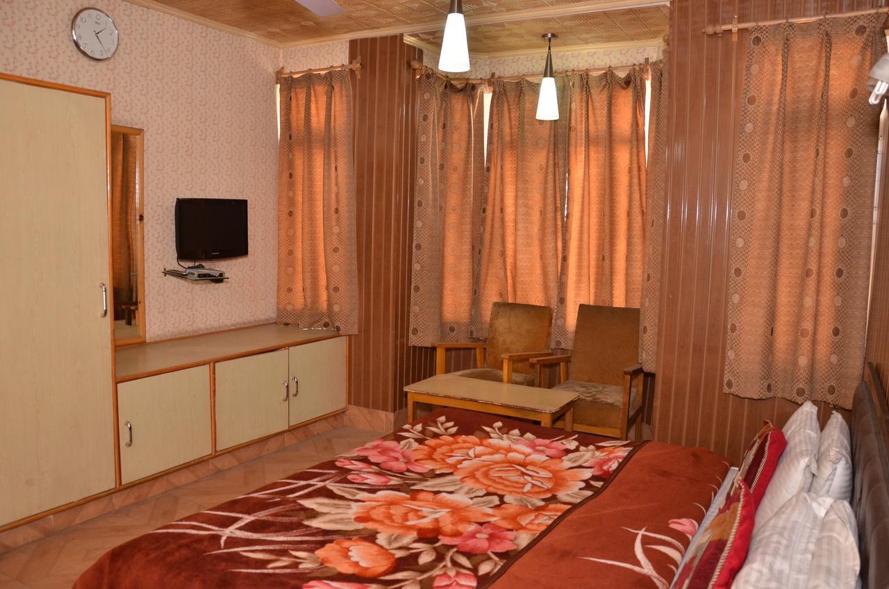 فندق ذا كيسر Srīnagar المظهر الخارجي الصورة