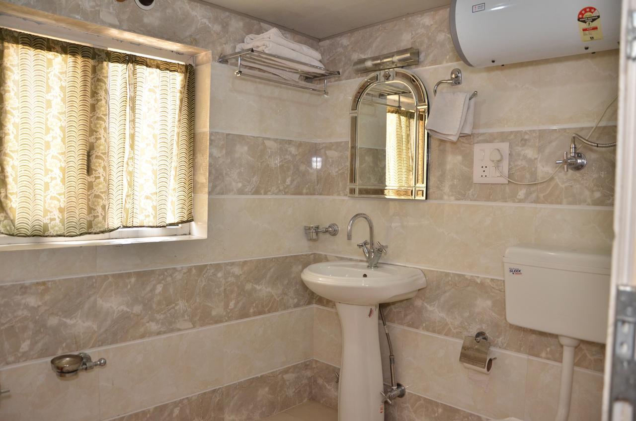 فندق ذا كيسر Srīnagar المظهر الخارجي الصورة