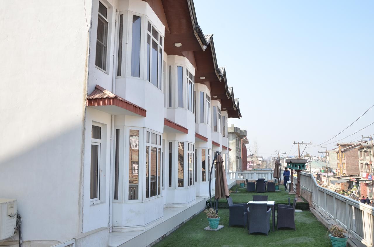 فندق ذا كيسر Srīnagar المظهر الخارجي الصورة